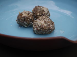cashew energy balls